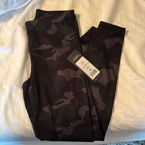 Yogalicious lux black camo legging